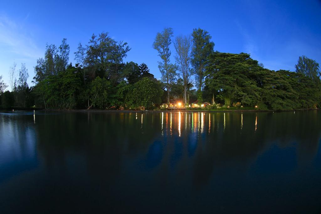 Walindi Plantation Resort Kimbe Eksteriør billede